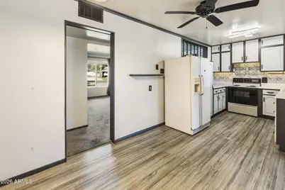 823 E Ironwood Drive, Phoenix, AZ 85020 - Photo 9