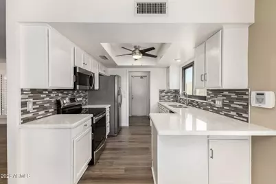 9845 W Oraibi Drive, Peoria, AZ 85382 - Photo 5