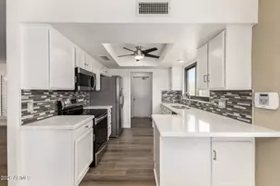 9845 W Oraibi Dr, Peoria, AZ 85382 - Photo 5