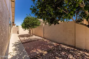 9845 W Oraibi Dr, Peoria, AZ 85382 - Photo 33
