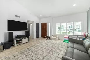 3318 E Taro Ln, Phoenix, AZ 85050 - Photo 11