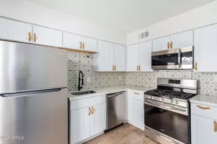 3038 N 38th St, Phoenix, AZ 85018 - Photo 3