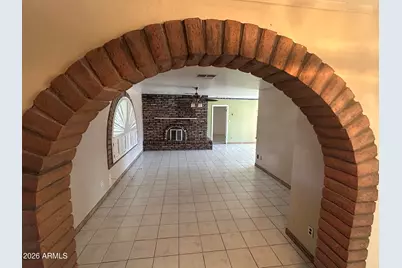 10517 W Catalina Drive, Avondale, AZ 85392 - Photo 9