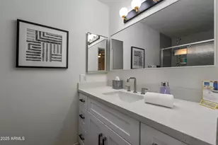 320 E Geneva Dr, Tempe, AZ 85282 - Photo 13