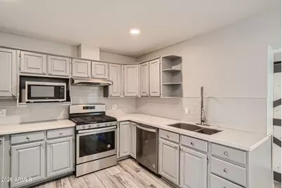 2007 W Dahlia Drive, Phoenix, AZ 85029 - Photo 7