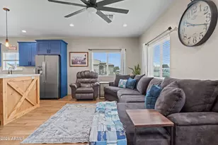 470 Guskin Rd, Morristown, AZ 85342 - Photo 13