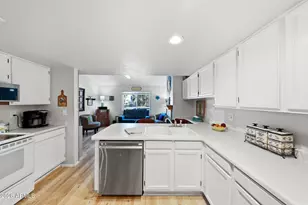 2020 W Union Hills Dr, Phoenix, AZ 85027 - Photo 13