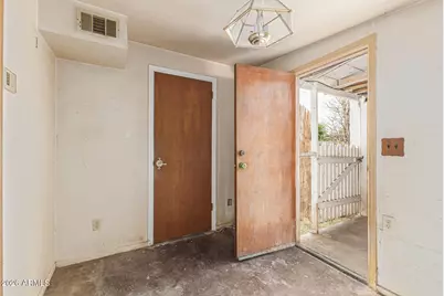 2230 N 27th Place, Phoenix, AZ 85008 - Photo 9