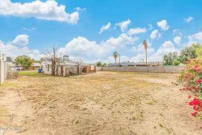 2230 N 27th Place, Phoenix, AZ 85008 - Photo 13