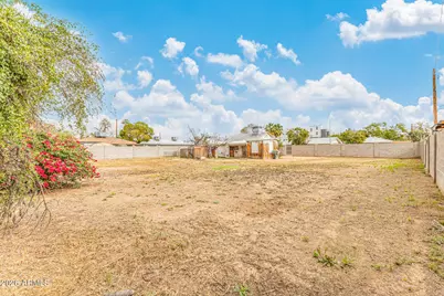 2230 N 27th Place, Phoenix, AZ 85008 - Photo 11