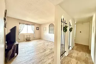 2317 W Aster Dr, Phoenix, AZ 85029 - Photo 9