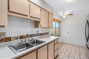 10737 W Santa Fe Dr, Sun City, AZ 85351 - Photo 9