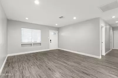 2046 N 27th Place, Phoenix, AZ 85008 - Photo 3