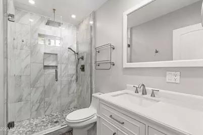 2046 N 27th Place, Phoenix, AZ 85008 - Photo 13