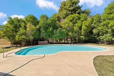 102 E Bethany Home Road Road, Phoenix, AZ 85012 - Photo 27