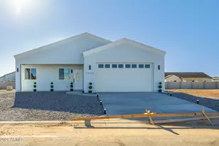 10153 W Wenden Dr, Arizona City, AZ 85123 - Photo 5