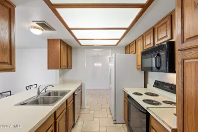 13825 N 52nd Avenue, Glendale, AZ 85306 - Photo 3