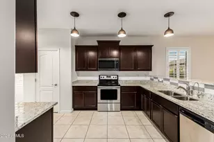 22404 W Moonlight Path, Buckeye, AZ 85326 - Photo 11