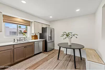 2021 E Tierra Buena Lane #8, Phoenix, AZ 85022 - Photo 5