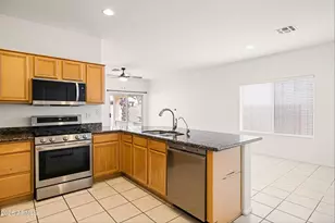 898 W Tremaine Ave, Gilbert, AZ 85233 - Photo 7