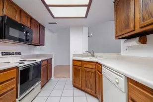 41 E Betty Elyse Ln, Phoenix, AZ 85022 - Photo 21