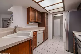 41 E Betty Elyse Ln, Phoenix, AZ 85022 - Photo 11