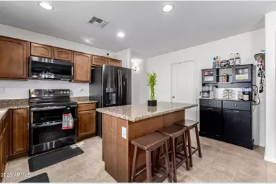 2518 S 101st Drive, Tolleson, AZ 85353 - Photo 11