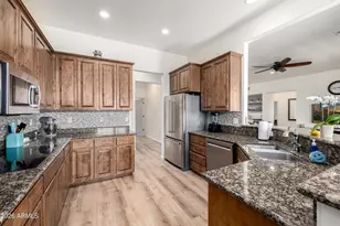 1415 W Lavitt Ln, Phoenix, AZ 85086 - Photo 11