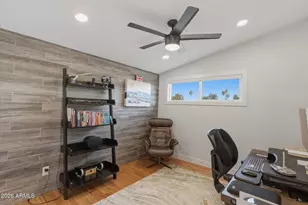 3929 E Mercer Ln, Phoenix, AZ 85028 - Photo 15