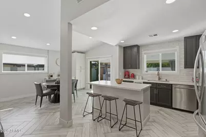 3929 E Mercer Lane, Phoenix, AZ 85028 - Photo 7