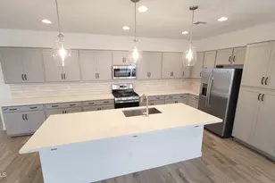 14818 W Gray Fox Trl, Surprise, AZ 85387 - Photo 11