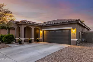 18124 W Ivy Ln, Surprise, AZ 85388 - Photo 17