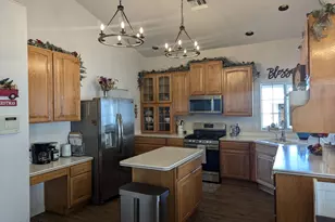 568 N Las Flores Dr, Oracle, AZ 85623 - Photo 3