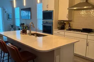 10306 W Deanna Dr, Peoria, AZ 85382 - Photo 3