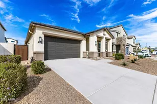 10306 W Deanna Dr, Peoria, AZ 85382 - Photo 3