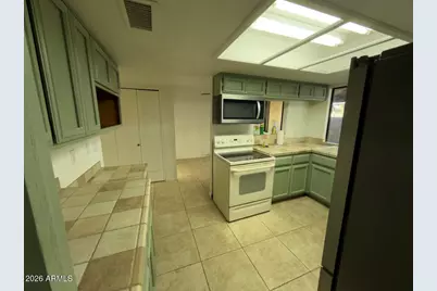 2518 E Shaw Butte Drive, Phoenix, AZ 85028 - Photo 7