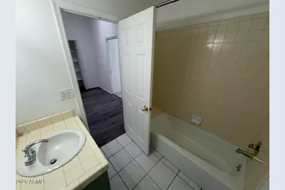 2518 E Shaw Butte Drive, Phoenix, AZ 85028 - Photo 19