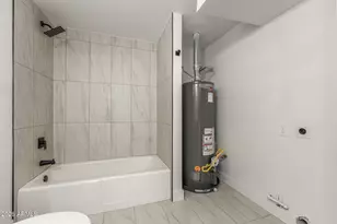 11046 N 18th Dr, Phoenix, AZ 85029 - Photo 9