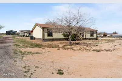 47602 N Eagle Eye Road, Aguila, AZ 85320 - Photo 11