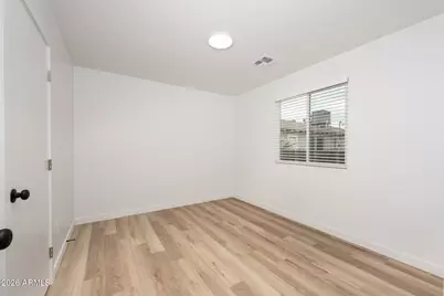 3153 W Sweetwater Avenue, Phoenix, AZ 85029 - Photo 11