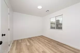 3153 W Sweetwater Ave, Phoenix, AZ 85029 - Photo 11