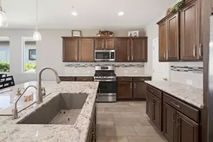 13314 W Milton Dr, Peoria, AZ 85383 - Photo 7