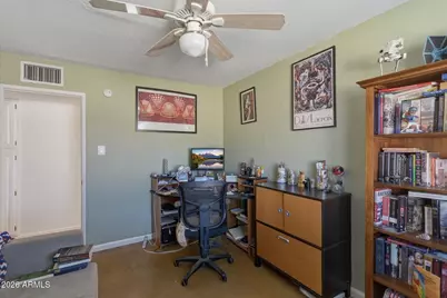 940 E Berridge Lane, Phoenix, AZ 85014 - Photo 17