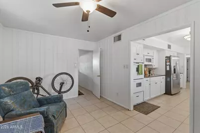 940 E Berridge Lane, Phoenix, AZ 85014 - Photo 11