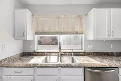 11329 W Austin Thomas Drive, Surprise, AZ 85378 - Photo 9