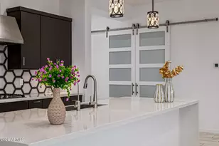 22106 N 59th Wy, Phoenix, AZ 85054 - Photo 17