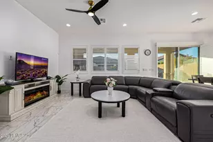 22106 N 59th Wy, Phoenix, AZ 85054 - Photo 9