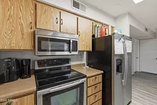 7233 W Hatcher Rd, Peoria, AZ 85345 - Photo 29