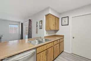 7233 W Hatcher Rd, Peoria, AZ 85345 - Photo 27