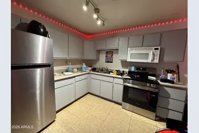 1702 W Shangri La Road, Phoenix, AZ 85029 - Photo 9